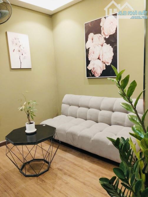 GÕ CỬA KÈO THƠM CC SỐ 1 TÔN THẤT  THUYẾT - VỊ TRÍ Ở NGAY BẾN VÂN ĐỒN GIÁP QUẬN 1 HIỆN TẠI - 10