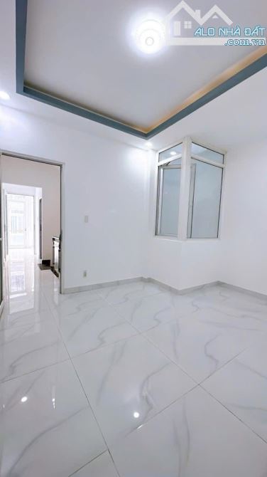 Đường số 9 TT Q4. KHÔNG QH, 5 tầng, 5PN, 45m2 giá nhỉnh 5 tỷ có TL - 11