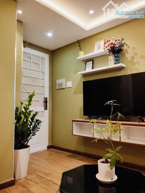 GÕ CỬA KÈO THƠM CC SỐ 1 TÔN THẤT  THUYẾT - VỊ TRÍ Ở NGAY BẾN VÂN ĐỒN GIÁP QUẬN 1 HIỆN TẠI - 11