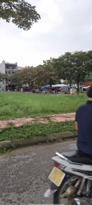 Bán đất Viglacera . Đông yên .  dt 90m . mt 6.5m . hướng Đ . giá 3 tỷ 2 - 1