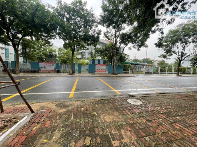 Bán đất Nguyễn Thị Minh Khai . Yna . dt 81m mt 4,5m . hướng TB . giá 9 tỷ 4 - 1