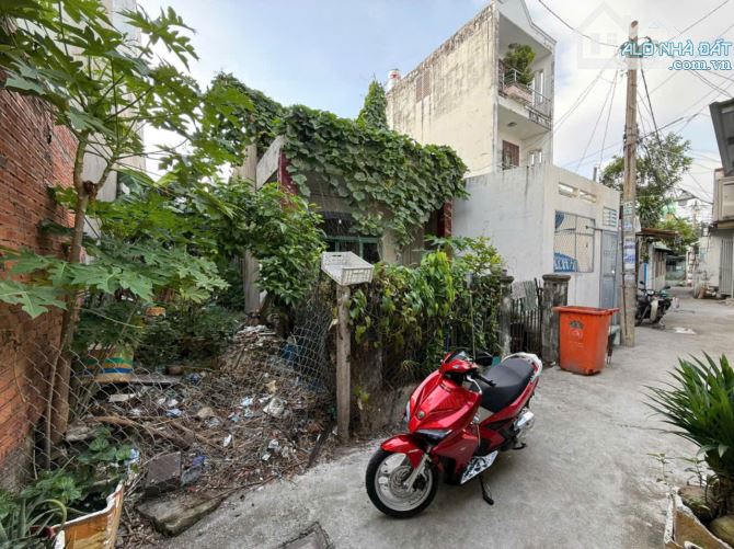 Chỉ 2 tỷ xíu có ngay lô đất sổ hồng riêng full 64,5m2 đất thổ cư nguyễn văn quá chợ cầu q1 - 1
