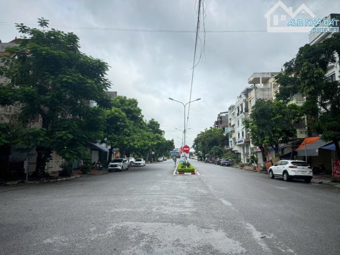 🌆 Bán thừa đất 60m2 Đường rộng 30m Lô 9 Tuyến 2 Lê Hồng Phong  ❇️ Thông Số : 60m2 ( 4 x 1