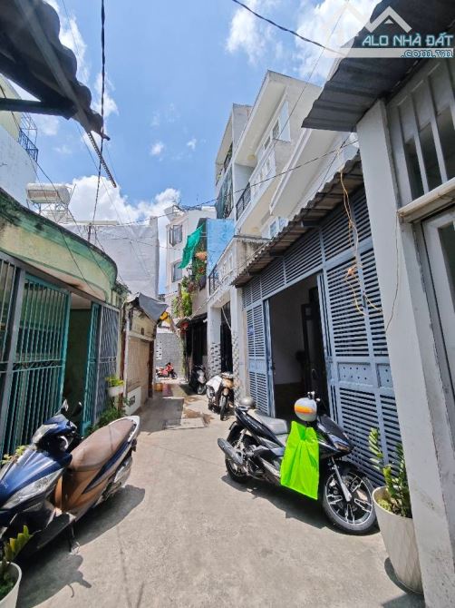 Bán gấp nhà 63m² (4.5 × 14.2) gần bệnh viện Hồng Đức, Thống Nhất, P11, GÒ VẤP - Nhà cấp 4, - 1