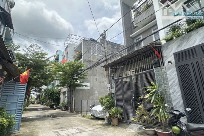 Bán nhà hẻm xe hơi, Thạnh Lộc 37, Quận 12, 62 m² (4m x 16m), 4 phòng - Giá 6.8 tỷ TL - 1