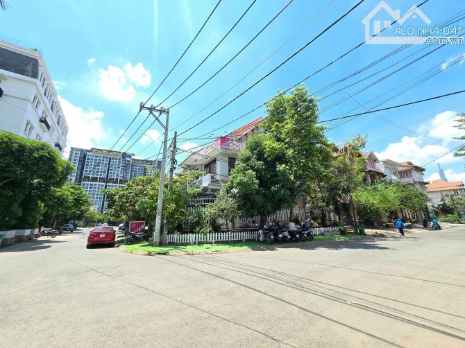 Biệt thự HXH Nguyễn Cư Trinh Q1 DT 8.8x25m CN 262m2 trệt lầu giá 55 tỷ - 1