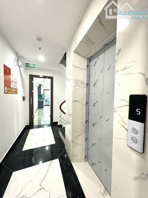 CẦN BÁN TOÀ NHÀ CCMN NGÕ 298 NGỌC HỒI Ô TÔ ĐỖ CỬA MỚI TINH - 1