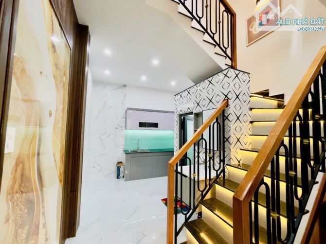 Nhà Gò Vấp giá 3 tỷ 7 sát hẻm xe hơi và gara ô tô đường Đỗ Thúc Tịnh Phường 12 SHR - 1