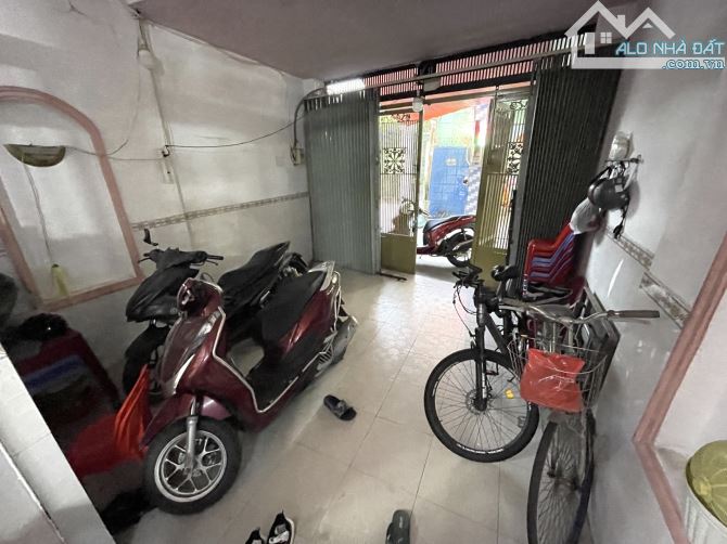 Bán nhà 2 mặt hẻm xe hơi Quận 7 – Nở hậu tài lộc cực khủng, cực hiếm - 1