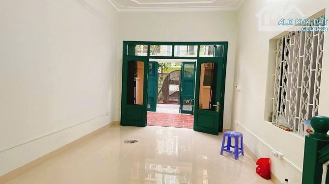 Cho thuê nhà nguyên căn ngõ 52 Lê Trọng Tấn, 80m2 x 4 tầng, 4 ngủ to KD kết hợp ở gđ - 1