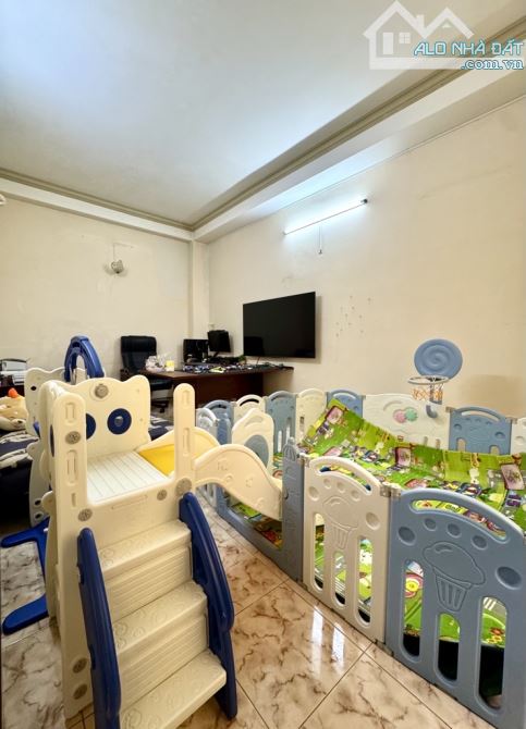 BÁN NHÀ TRUNG TÂM QUẬN 5 – GÓC 2 MẶT HẺM – NGANG 6M – XE HƠI ĐỖ CỬA – CHỈ NHỈNH 9 T.Ỷ  📍 - 1