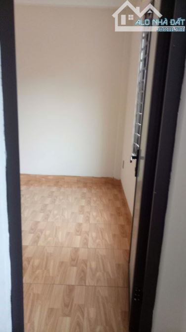 Cho thuê nhà nguyên căn ngõ 22 Khuyến Lương 40m2 x 2 tầng 1 tum - 2 ngủ - 2 wc 6 triệu - 1