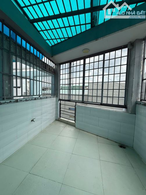Bán nhà hẻm 3.5m Đông Hồ, F8, 3.2x17m, 5 tầng, 6pn 7wc, giá 8.19 tỷ TL - 1