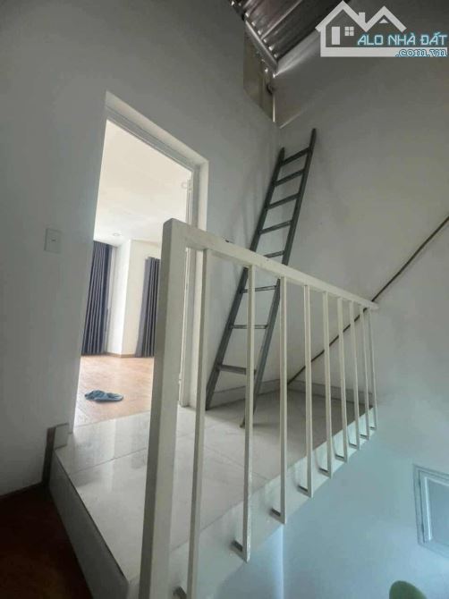 Nhà 3 tầng Trường Thọ Thủ Đức, ngang 5m, giá chỉ 4.2 tỷ - 1