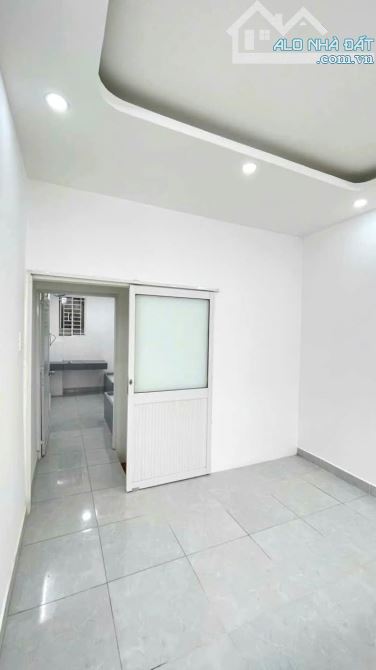 Nhà mới đẹp don bào ở ngay trần đình xu Q1 3.7ty chủ cần bán gấp.. - 1