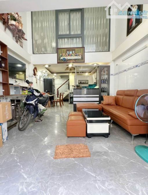 Đậu Visa bán nhà Nguyễn Thiện Thuật, Quận 3. Sổ hồng riêng, giá 4tỷ550/ 65,8m2(4,7x14m) - 1