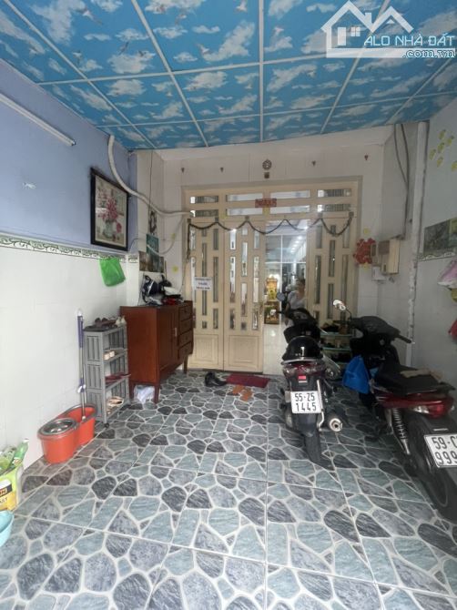 PHÚ THUẬN.QUẬN 7 ĐƯỜNG 6M :OTO ĐỔ CỬA NHÀ  DT :5 X 10m NHÀ XÂY KIÊN CỐ : BTCT T - 1