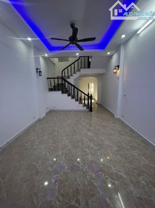 🏡 Bán nhà phố Ngũ Nhạc 48m², 4 tầng chắc chắn, ô tô đỗ cổng chỉ 8,5 tỷ - 1