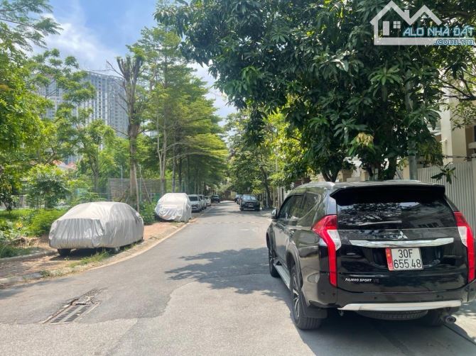 Bán biệt thự làng việt kiều châu âu Hà Đông khu biệt thự vip dân trí cao an ninh tuyệt đối - 1