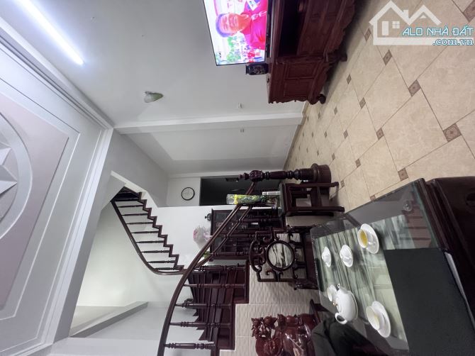 Nhà ngay phố Quang Trung , Hà Đông, 70m2 dân xây 5 tầng, ô tô vào nhà, giá đầu tư - 1