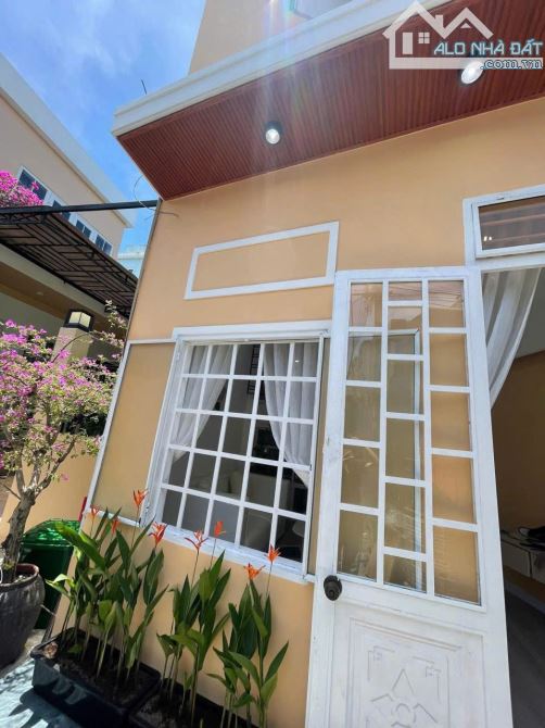 📌📌📌LÀM VIỆC TRỰC TIẾP GIÁ TỐT !!!bán nhà 2.5 tầng kiệt 142 tô hiệu - 1