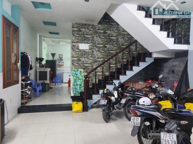 NHÀ NGAY TRUNG TÂM ĐƯỜNG SỐ 8 LINH XUÂN - 1