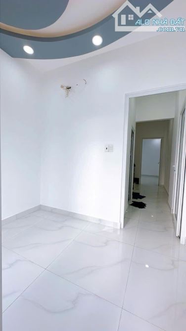 Đường số 9 TT Q4. KHÔNG QH, 5 tầng, 5PN, 45m2 giá nhỉnh 5 tỷ có TL - 12