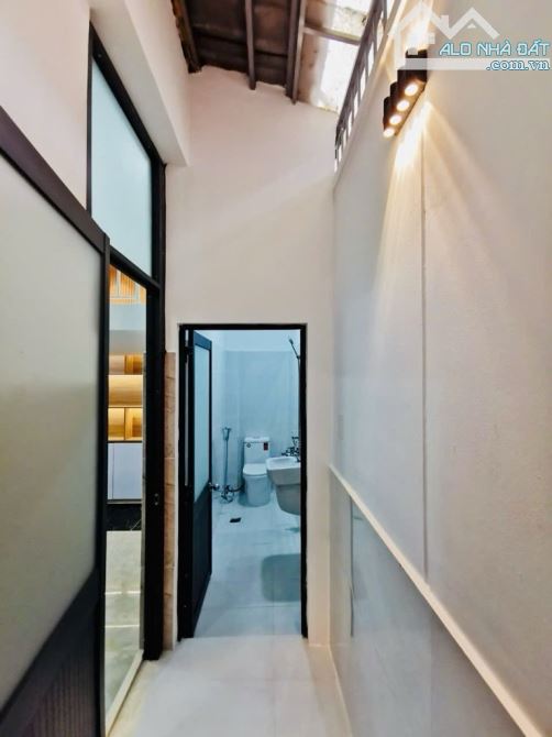 Bán CHDV 9 phòng, 7,4M x 12M, Thu 36tr/th, hẻm 8M Trần Thái Tông hơn 7 tỷ - 12