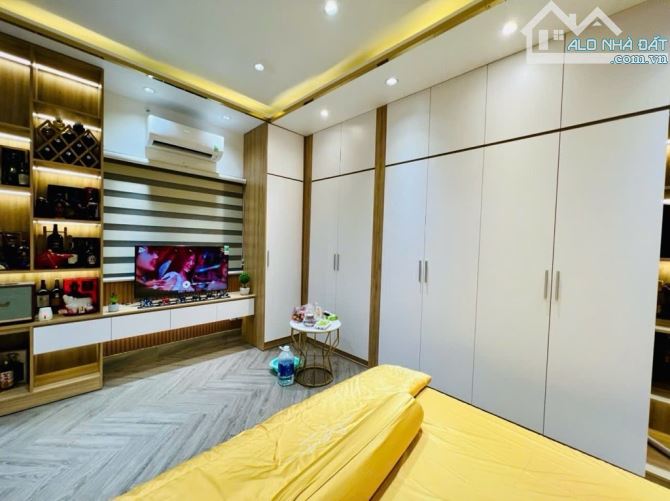 Bán CHDV 9 phòng, 7,4M x 12M, Thu 36tr/th, hẻm 8M Trần Thái Tông hơn 7 tỷ - 17