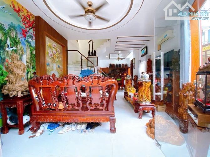 Biệt thự góc 2 MT, Dương Cát Lợi, Nhà Bè. DT 100m2, ngang 6m, Cạnh PMH. Nhỉnh 10 tỷ - 2