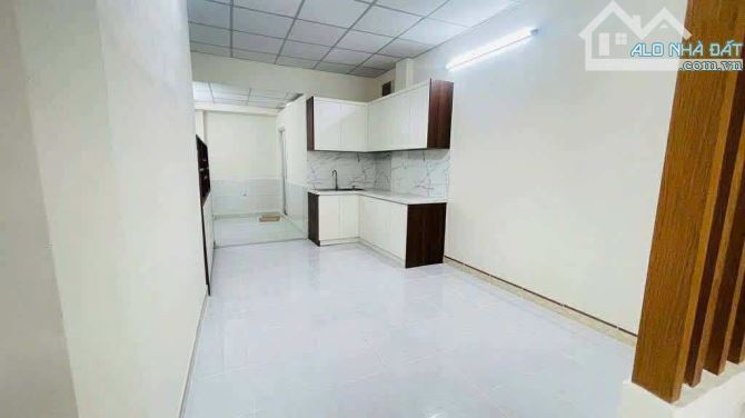Cho thuê nhà 2 tầng hẻm đẹp to gần chợ nhỏ hiệp Phú Q9 - 2