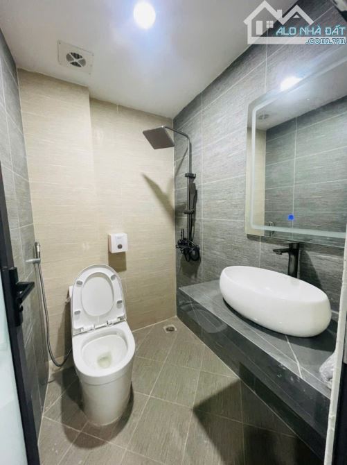 Bán nhà phố Trung Phụng 8,5 tỷ thang máy, mặt tiền rộng - 2