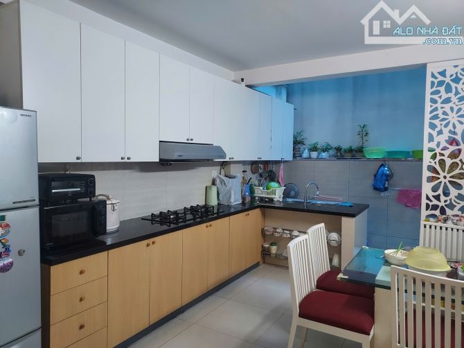 HẺM XE HƠI - NGUYỄN HỒNG ĐÀO TÂN BÌNH - DT 73m2 ( 4.3m x 17m ) - CHỈ 9.890 Tỷ - 2