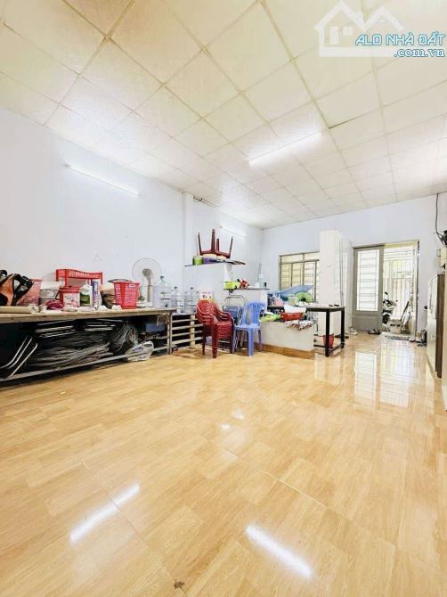 Bán Nhà Mặt Tiền Hóc Môn- 240M2- Cấp 4 - Đường Nhựa 8m- 6,55Tỷ. - 2