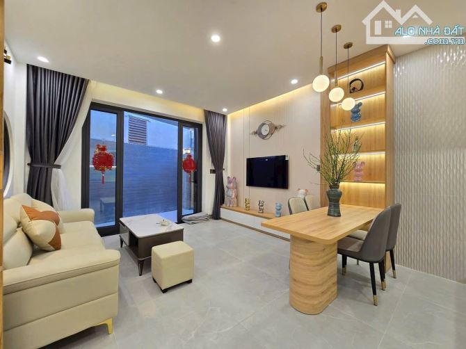 Nhà 2 tầng đẹp full nội thất kiệt Hoàng Diệu - 2