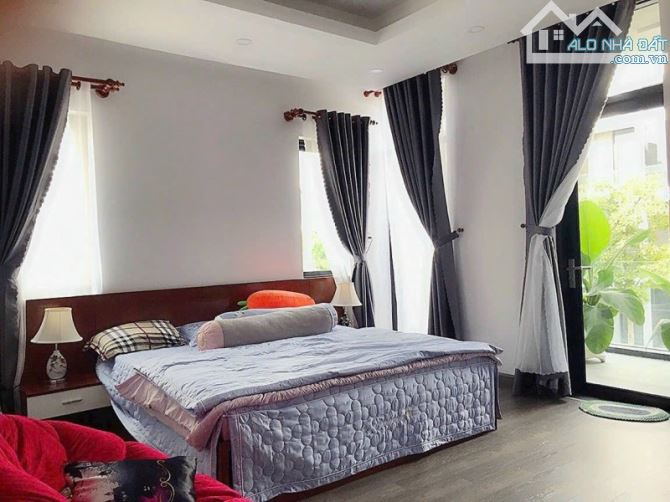 Bán nhà ngõ 35 Cát Lái, Q.2, 112m2, 3 tầng, 3PN, SH, 11,05  tỷ. LH: - 2
