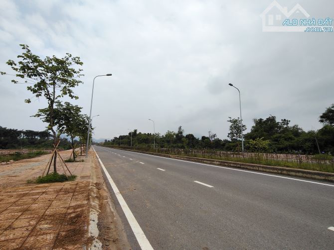 BÁN LÔ ĐẤT 235M BÁM TRỤC CHÍNH KINH DOANH CỔNG VÀO KCN 213HA LƯƠNG SƠN - 2
