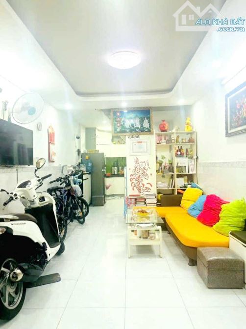 Nhà Trần Đình Xu_ Q1. DT 27m2; 2 tầng. Ngang 3.2m/3.4m x dài 8.5m. Giá 3.8 tỷ. - 2