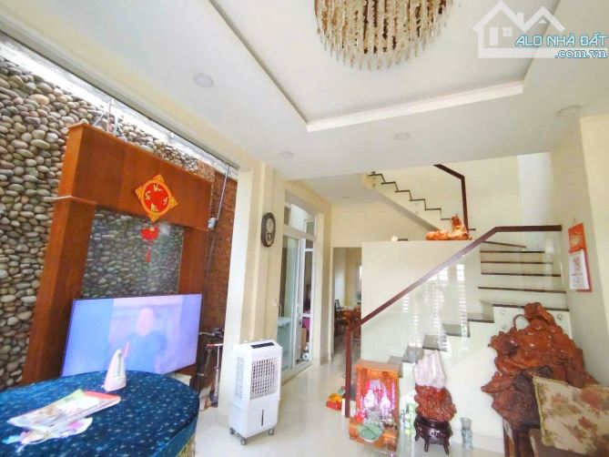 BÁN NHÀ PHỐ 4 TẦNG – NGANG 5M KHÔNG LỘ GIỚI – TT NHÀ BÈ- HTP- GIÁ HƠN 6 TỶ. - 2