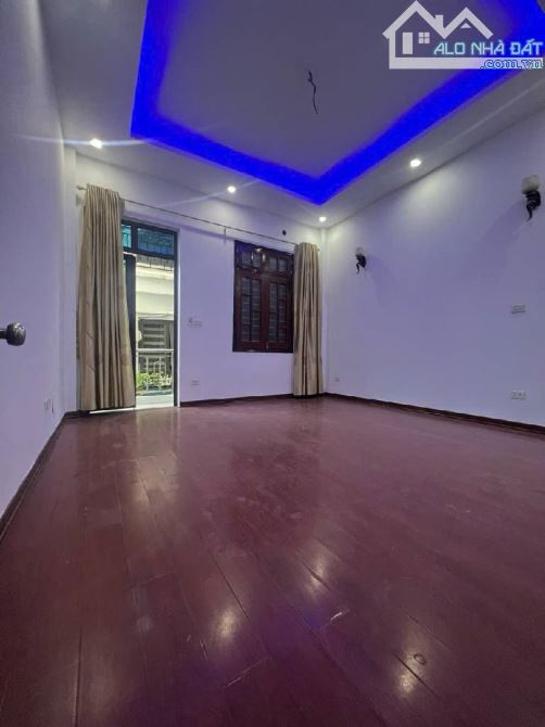 🏡 Bán nhà phố Ngũ Nhạc 48m², 4 tầng chắc chắn, ô tô đỗ cổng chỉ 8,5 tỷ - 2