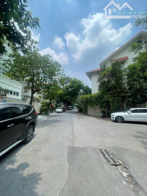 Bán biệt thự làng việt kiều châu âu Hà Đông khu biệt thự vip dân trí cao an ninh tuyệt đối - 2