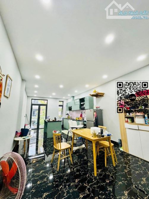Mặt tiền khu Tên Lửa - Cạnh công viên - 4 tầng - 4x20m - 4PN - Đường 8m (có lề) - 2