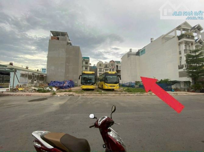 Bán Đất Kế Bên Vạn Phúc City, đất đẹp vuông vứt, hệ số XD cao, đầy đủ tiện ích cao cấp - 2