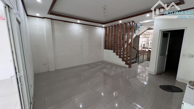 Bán 96m2 nhà 4 tầng kinh doanh Khu Đô Thị Sài Gòn Sky - Nguyễn Thái Học - 2