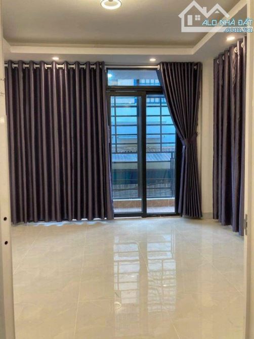 NHÀ ĐẸP - LÔ GÓC 2 MẶT HẺM THÔNG – 1 CĂN RA Ô TÔ - GẦN MT TÔ HIẾN THÀNH Q10 - SẴN DÒNG TIỀ - 2