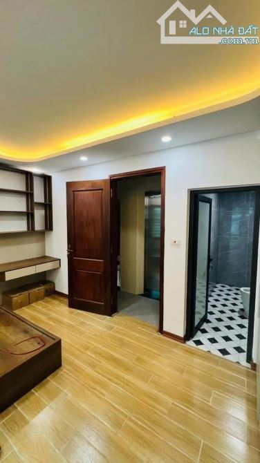 NHÀ ĐEP -THANG MÁY XỊN ,Ở SƯỚNG TRUNG TÂM THANH XUÂN,QUAN NHÂN (28/30M*5T*7,85 TỶ) - 2