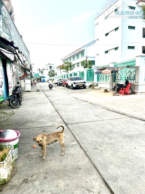 SIÊU PHẨM VỪA Ở VỪA KINH DOANH 5 TẦNG LÔ GỐC NGAY TÊN LỬA - NGANG LỚN 6M - ĐƯỜNG 12M - 6PN - 2