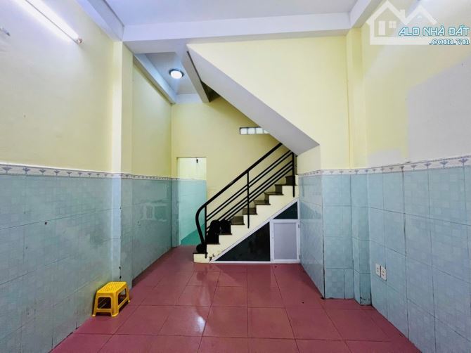 Bán gấp nhà 3 tầng Ni Sư Huỳnh Liên,Tân Bình, sầm uất 5PN, đủ công năng, sổ riêng chỉ 5 tỷ - 2