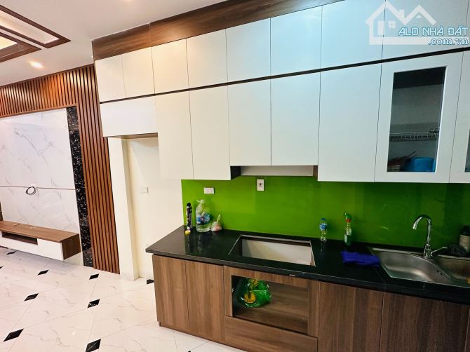 Bán nhà Thụy Phương - Bắc Từ Liêm 30m2 - MT 4m - 5 tầng - Giá 5,95 tỷ. - 2