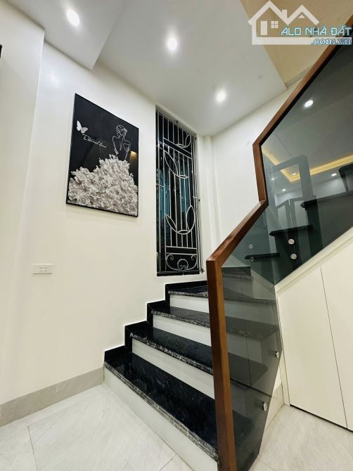 CĂN NHÀ  NGÕ KHU VỰC LÊ HỒNG SƠN = THÔNG RA KHU QUÂN NHÂN - 2
